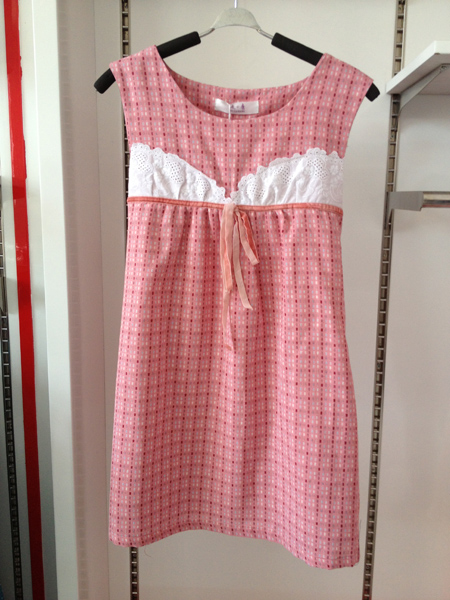 ��+����ݗ�����ɫ