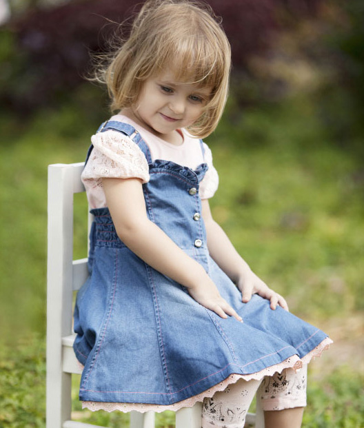 哇喔哇喔新款背帶牛仔裙