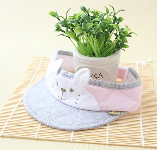 �n�ڃ����׃�������(y��ng)ñ�ӷ۰�ɫ