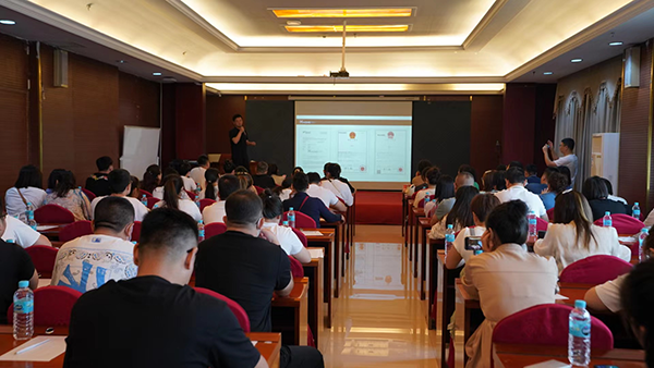 HomePro合普諾長(zhǎng)白山游學(xué),與代理商共話新藍(lán)圖8.png HomePro合普諾長(zhǎng)白山游學(xué),與代理商共話新藍(lán)圖8.png