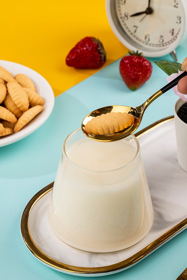 妙恩嬰幼兒草莓味營(yíng)養(yǎng)餅干 毛毛蟲(chóng)造型3.jpg