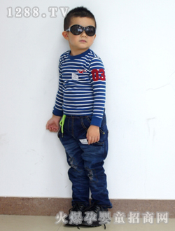 ���؁��{�חl�y�L��T��