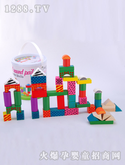 �ǉ�(m��ng)�AС��ɫͰ�eľ