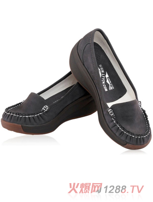 ������ɢ��Ь��ɫ