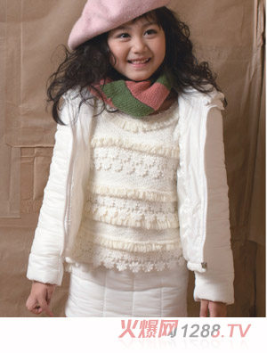 �r��С�~������ɫŮ�b