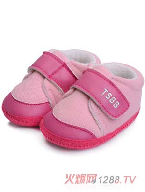 ��ʹ֮����ز�+PU�׃��W(xu��)��Ь��ɫ