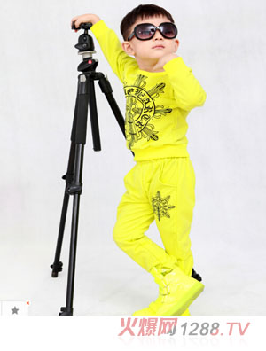 �ڴ����L���n�����b�Sɫ