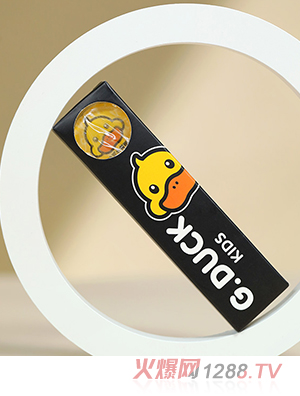 ������ľС�S���o������Ƭ�Ǻ�ɫ